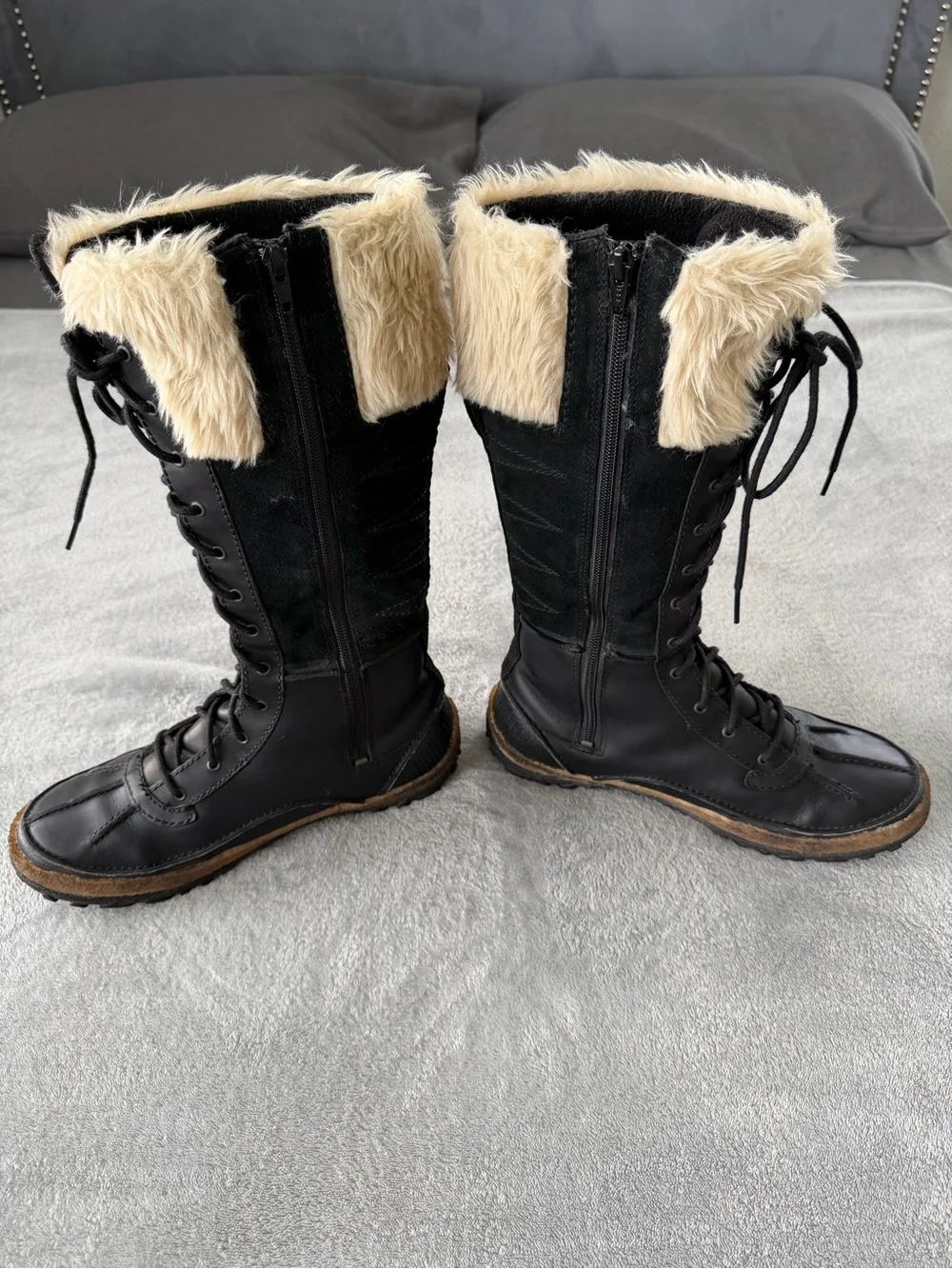 Merrell Black Lace-Up Winter Boots with Cream Faux-Fur Cuff
